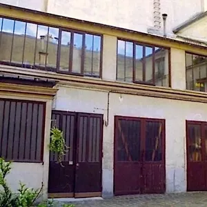 Appartamento Loft Character With A View Of Court, Parigi